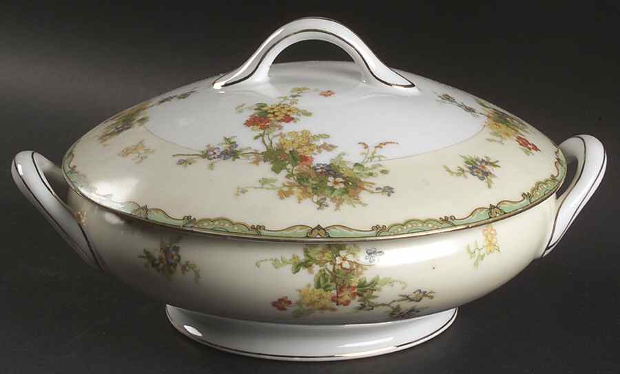 Woodmere Round Covered Vegetable by Empress (Japan)-1