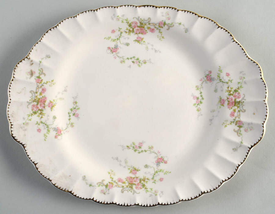 Rambling Rose 11" Oval Serving Platter by Englishtown Crafts-1