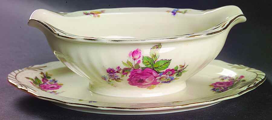 8702 Gravy Boat with Attached Underplate by Epiag-1