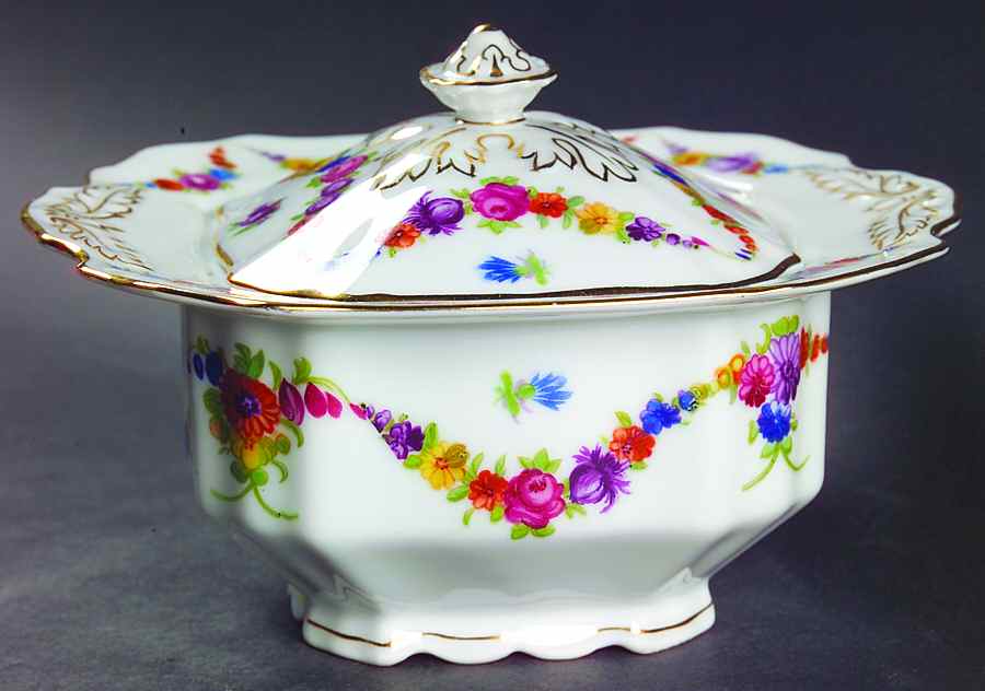 9954-9195 (White, Emboss Groove Edge) Sugar Bowl & Lid by Epiag-1