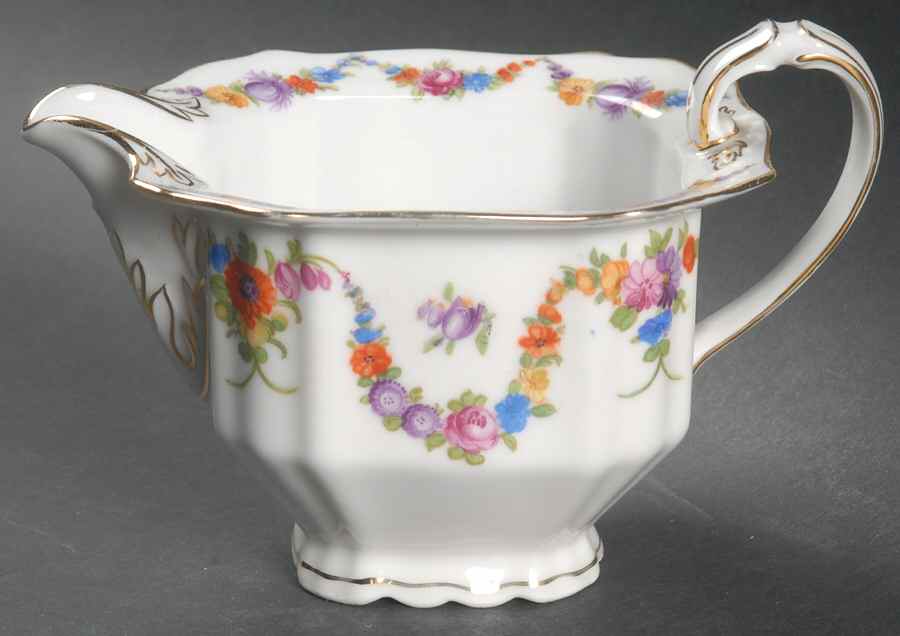 9954-9195 (White, Emboss Groove Edge) Creamer by Epiag-1