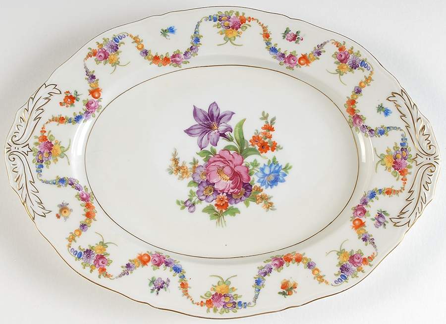 9954-9195 (White, Emboss Groove Edge) 13" Oval Serving Platter by Epiag-1