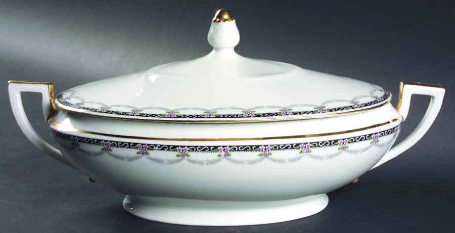 Bellevue Oval Covered Vegetable by Epiag-1