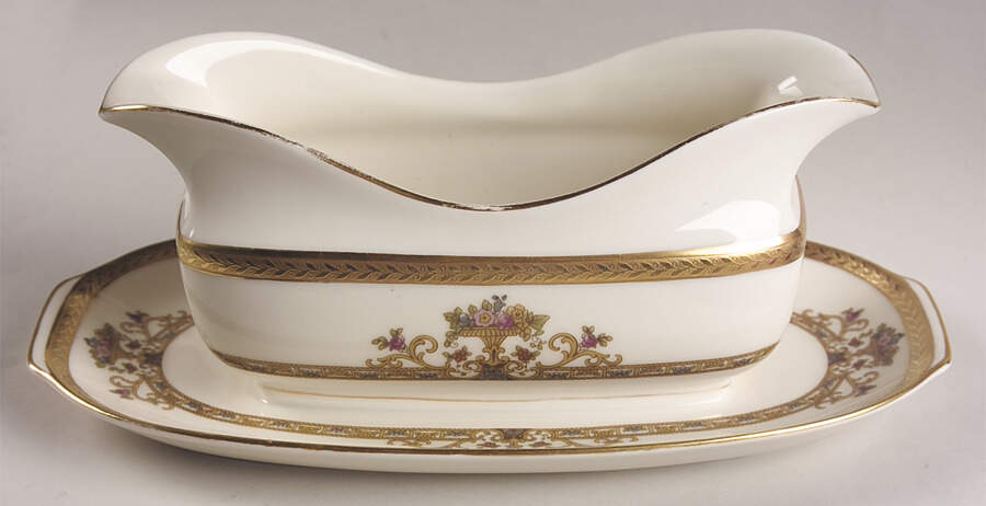 Belgenland Gravy Boat with Attached Underplate by Epiag-1