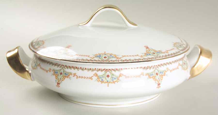 The Cromwell Round Covered Vegetable by Epiag-1