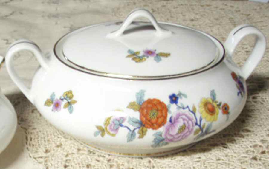 02391 Sugar Bowl & Lid by Epiag-1