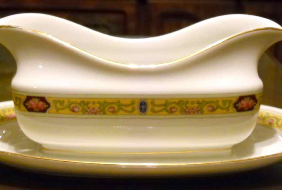Ivory Gravy Boat with Attached Underplate by Epiag-1