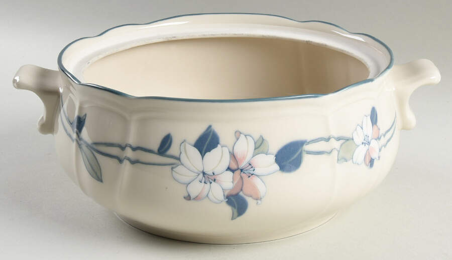 Apple Blossom (Smooth Edge) Round Vegetable No Lid by Epoch-1