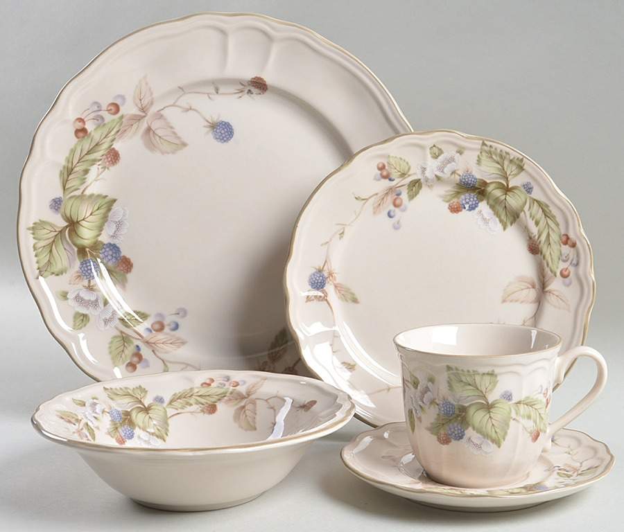 Summer Hill 5 Piece Place Setting by Epoch-1