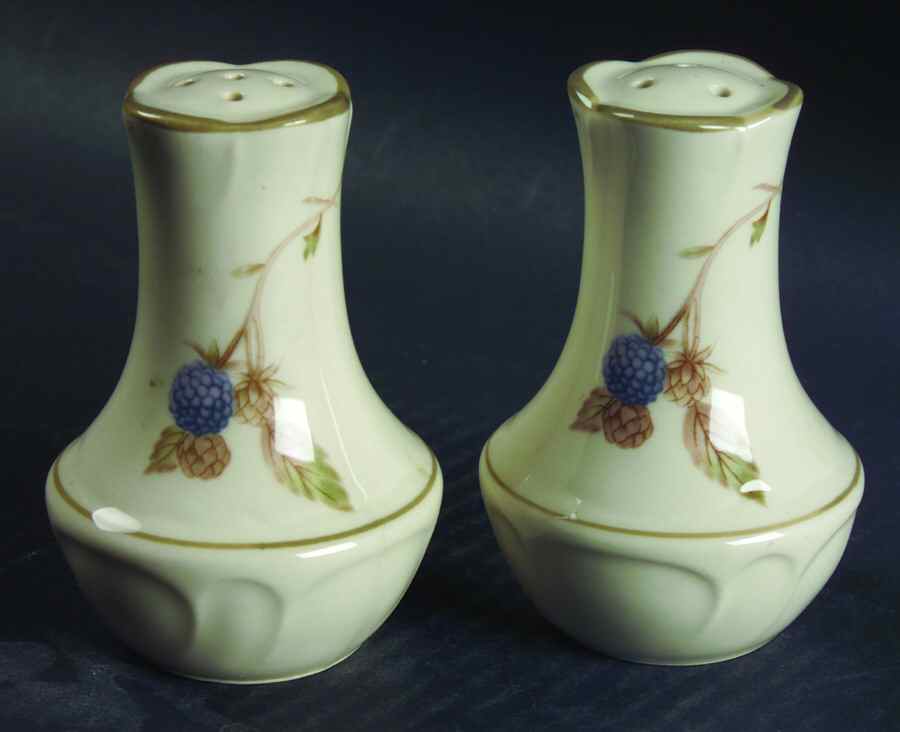 Summer Hill Salt & Pepper Set by Epoch-1