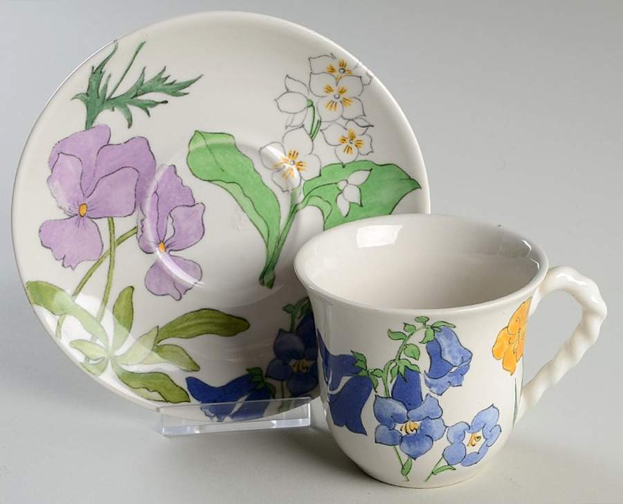 880 Flat Cup & Saucer Set by Ernestine-1