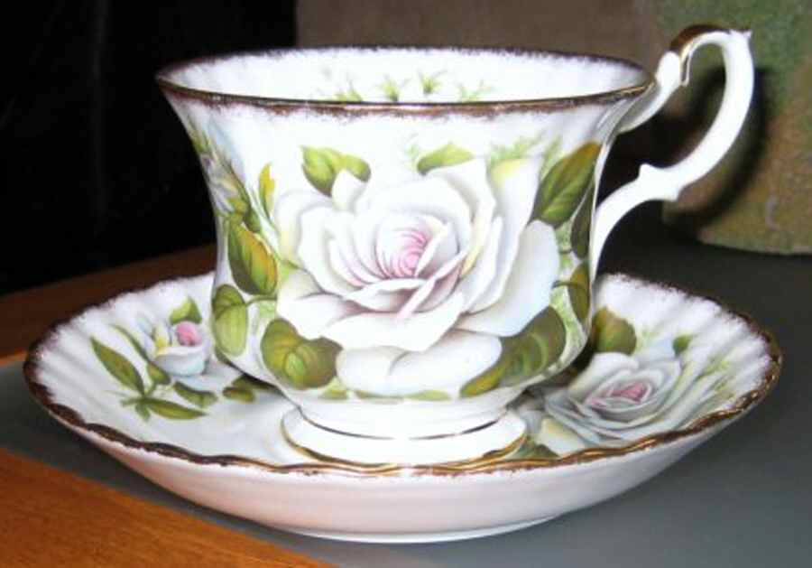 Rose Queen Series Footed Cup & Saucer Set by Erphila-1