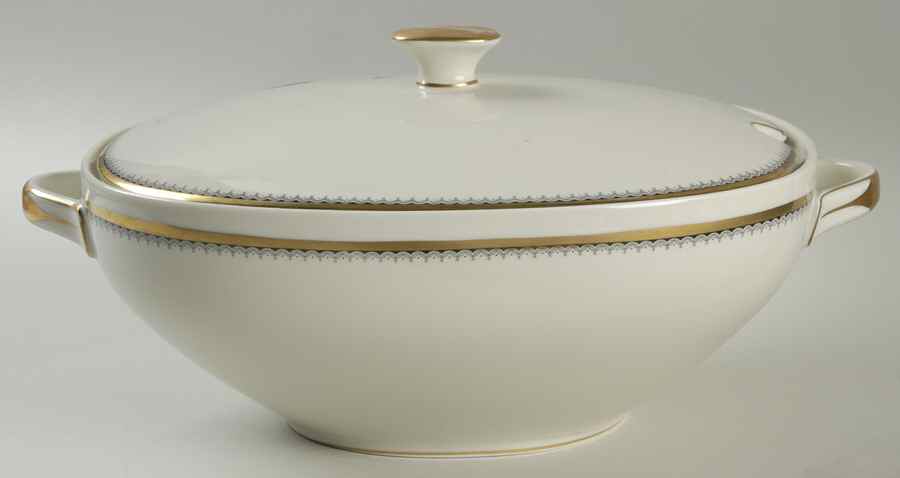 05770 Oval Tureen & Lid by Eschenbach-1