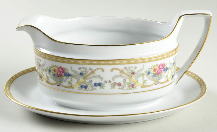 ESC23 Gravy Boat with Attached Underplate by Eschenbach-1