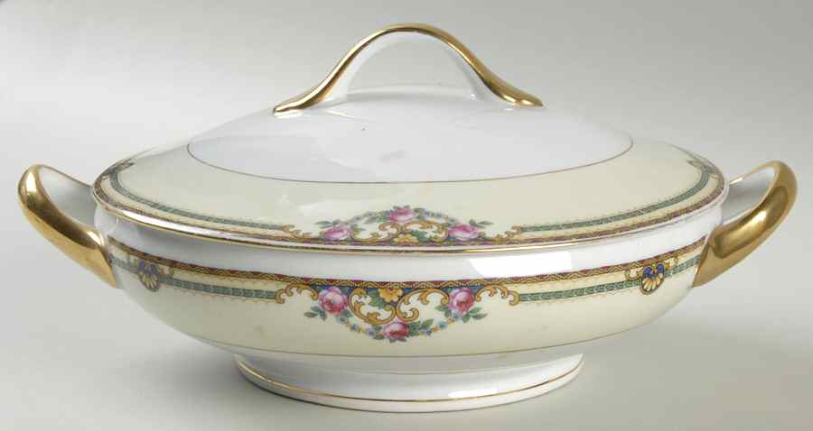 Gloria Round Covered Vegetable by Eschenbach-1