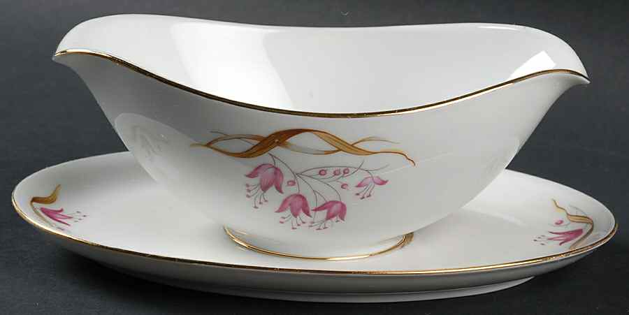 P862 (Rim) Gravy Boat with Attached Underplate by Eschenbach-1