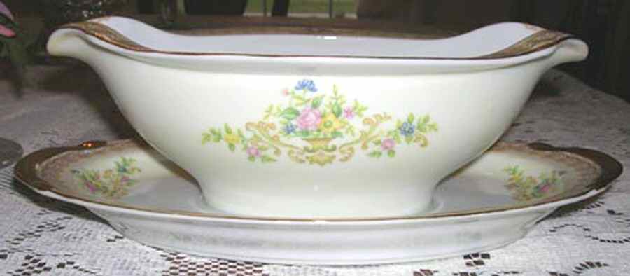 ESO2 Gravy Boat with Attached Underplate by ESCO (Japan)-1