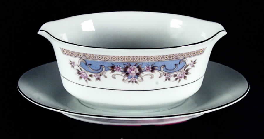 Surrey Gravy Boat with Attached Underplate by Everbrite (Japan)-1