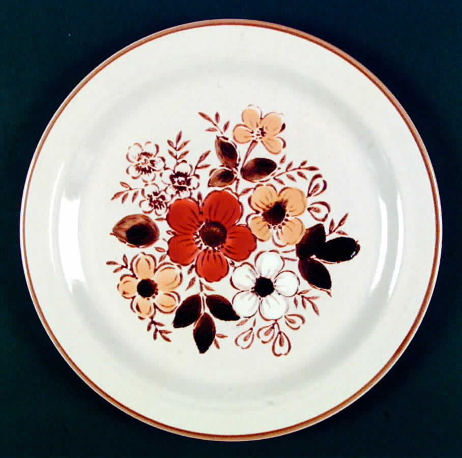 Linda (Single Brown Trim) Dinner Plate by Excel-1