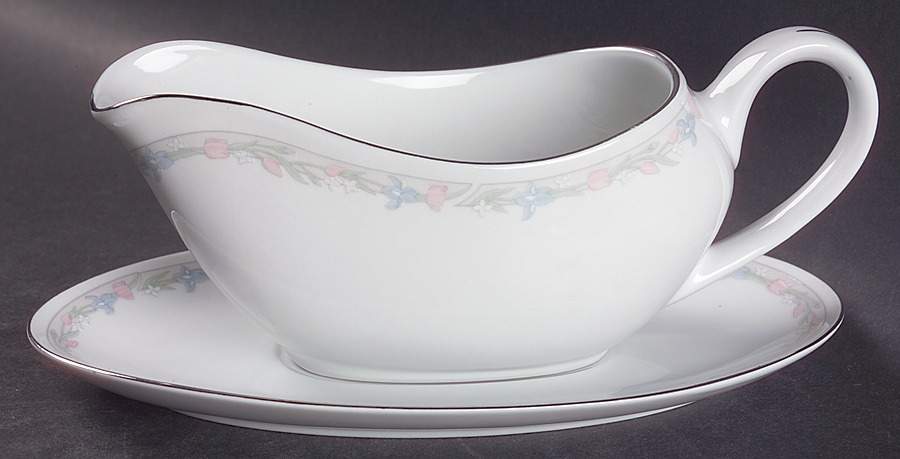 Scene I Gravy Boat & Underplate by Excel-1