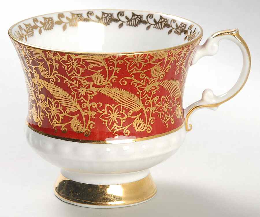 Sovereign Red Footed Cup by Elizabethan-1