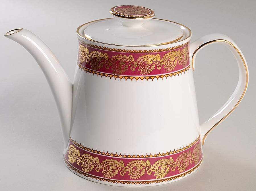 Burgundy Teapot & Lid by Elizabethan-1