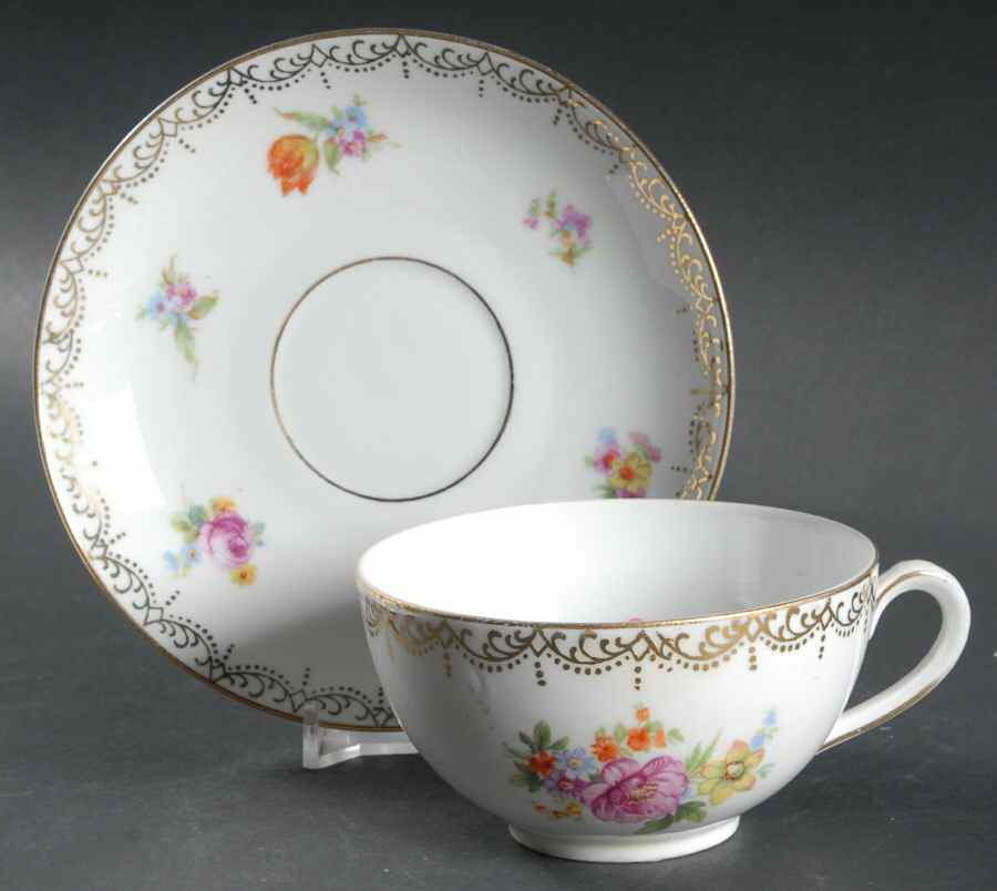 EPI99 Flat Cup & Saucer Set by Epiag-1