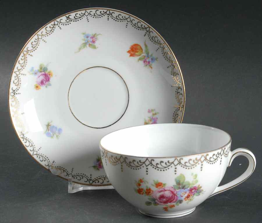EPI99 Flat Cup & Saucer Set by Epiag-1
