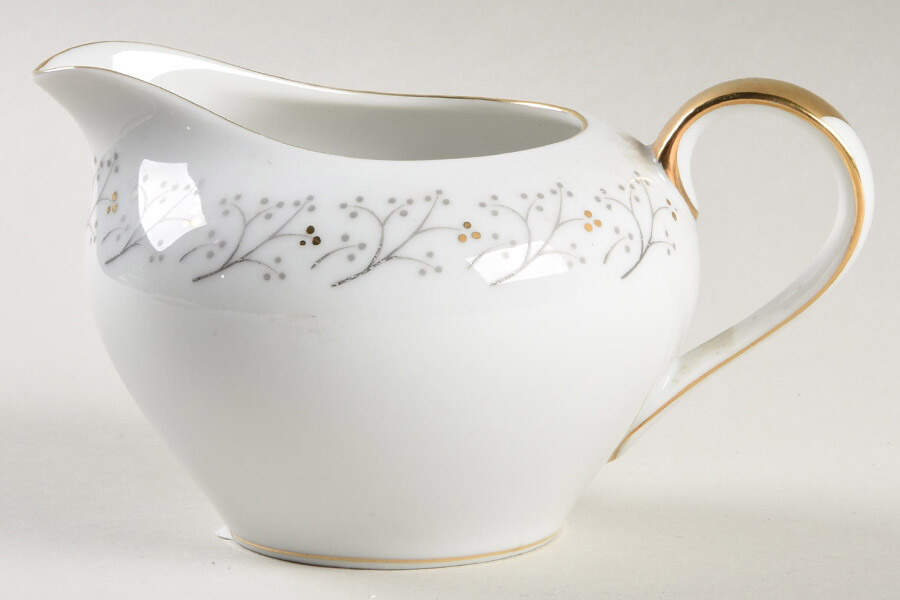 Serenade Creamer by Empress (Japan)-1
