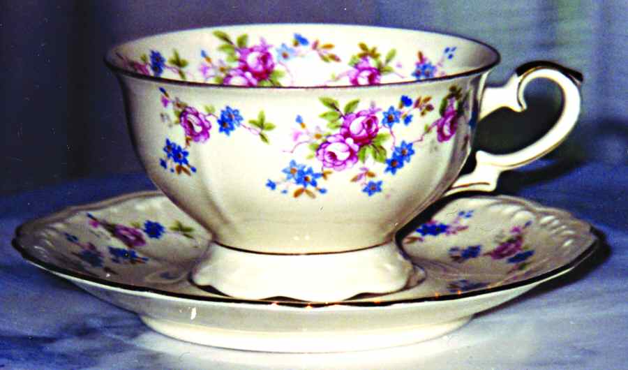 ESC57 Footed Cup & Saucer Set by Eschenbach-1