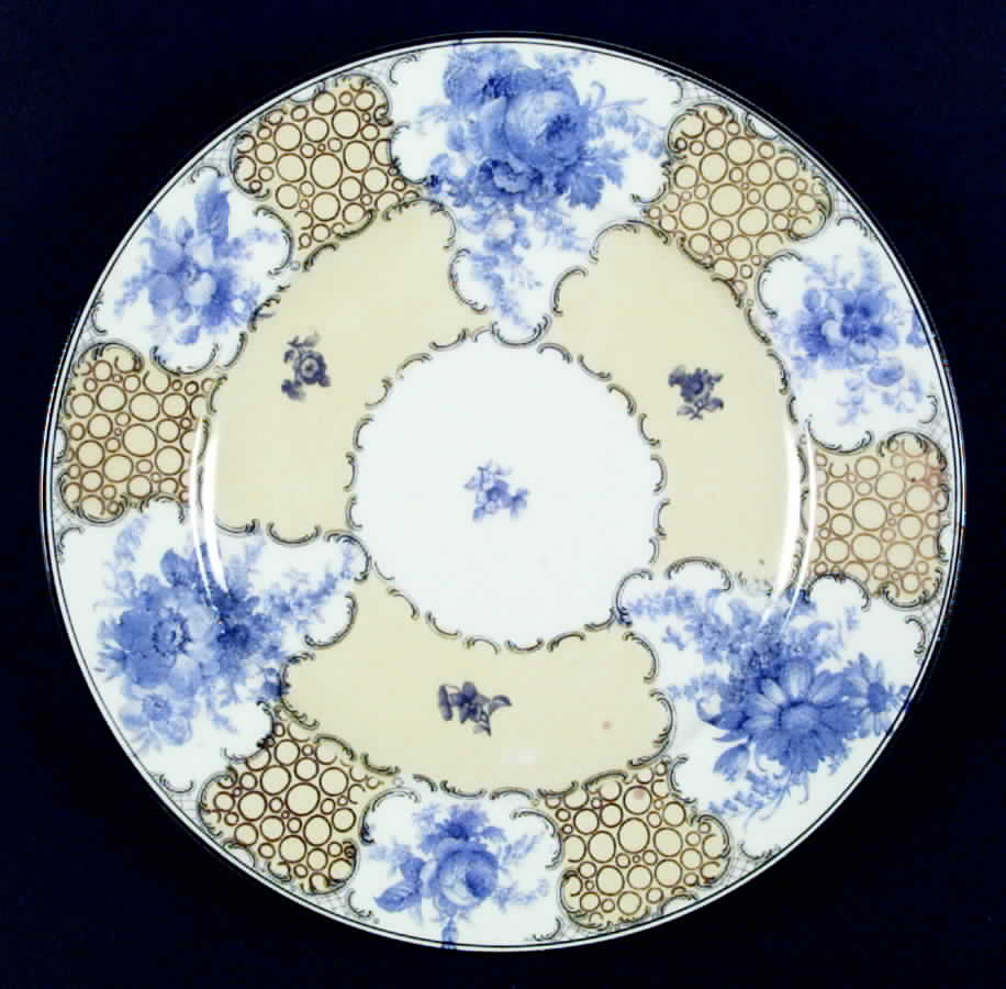 EAM19 Dinner Plate by E & A Muller-1