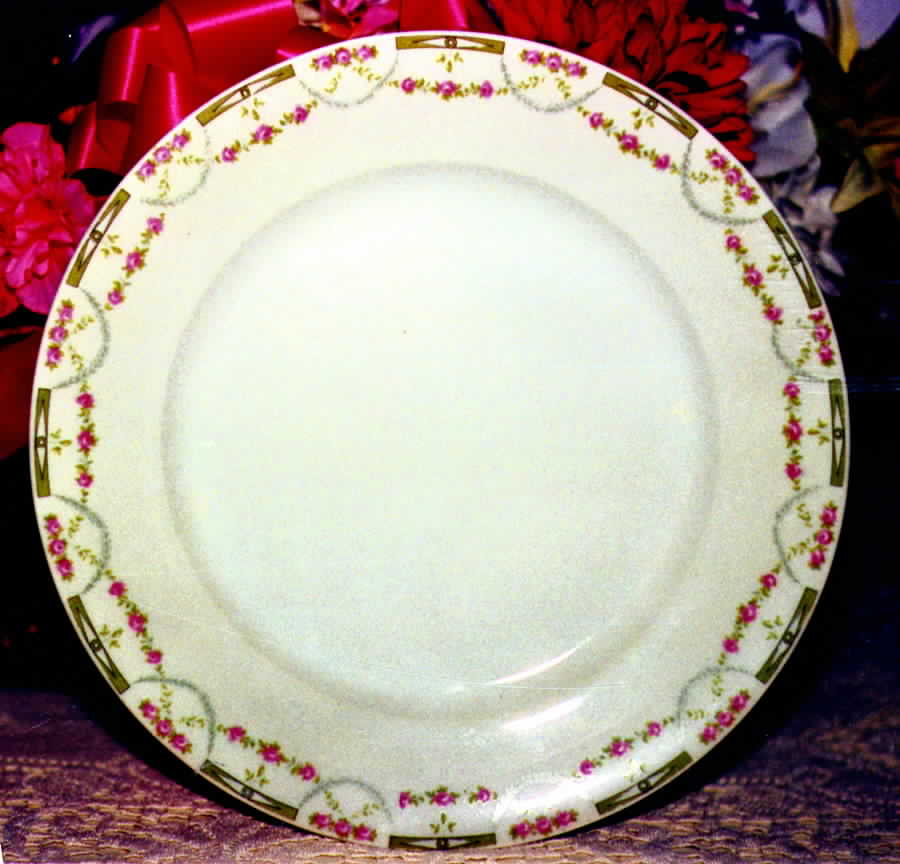 ELO3 Dinner Plate by Elbogen-1