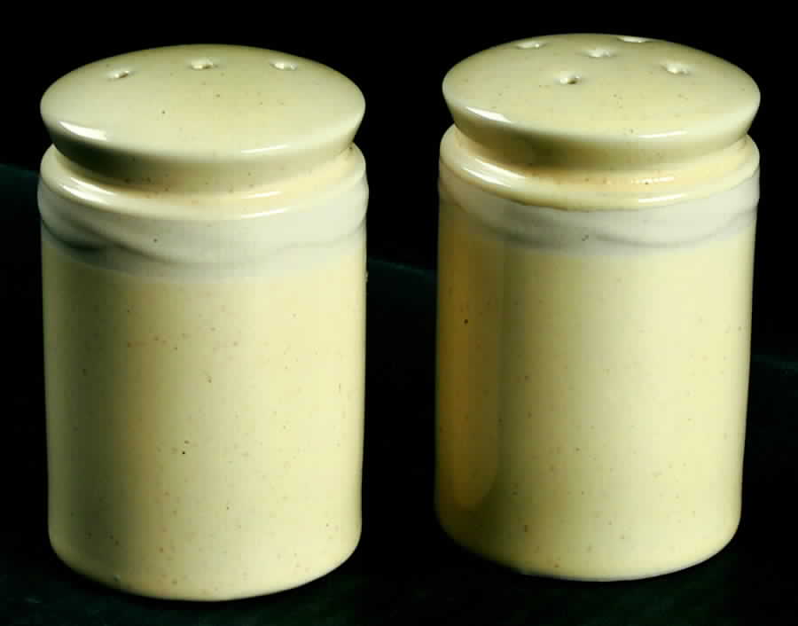 Custard Salt & Pepper Set by Epoch-1