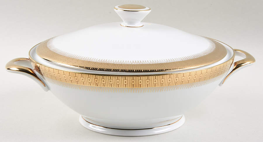 Gitty Round Covered Vegetable by Eberthal-1