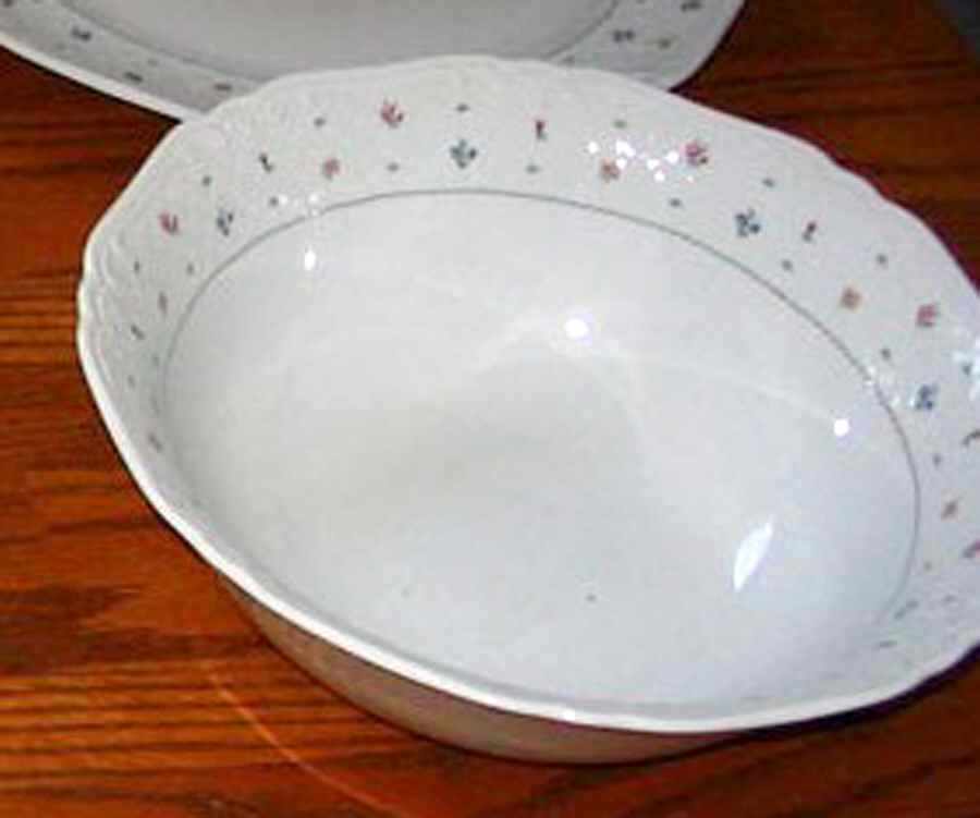ESC76 10" Round Vegetable Bowl by Eschenbach-1