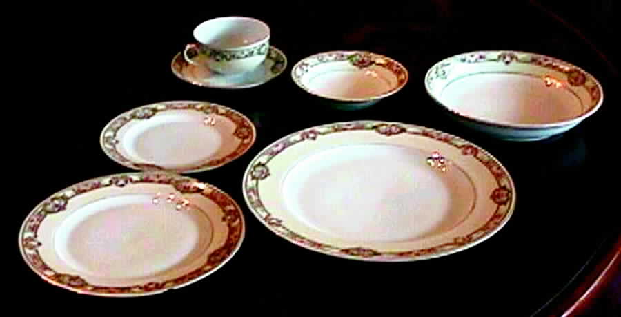 EPI215 Flat Cup & Saucer Set by Epiag-1