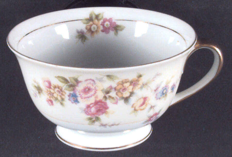EMP64 Footed Cup by Empress (Japan)-1