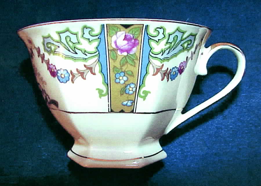 Hoover Footed Cup by Epiag-1