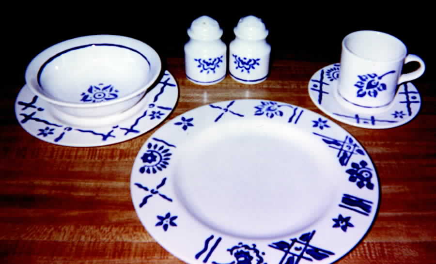 Tile Border Dinner Plate by Eddie Bauer-1