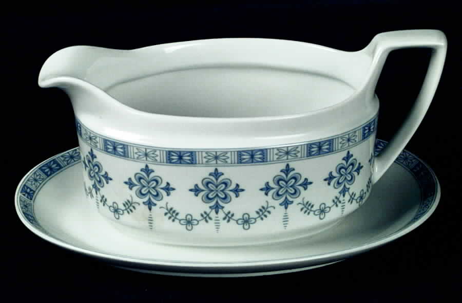 ESC101 Gravy Boat with Attached Underplate by Eschenbach-1