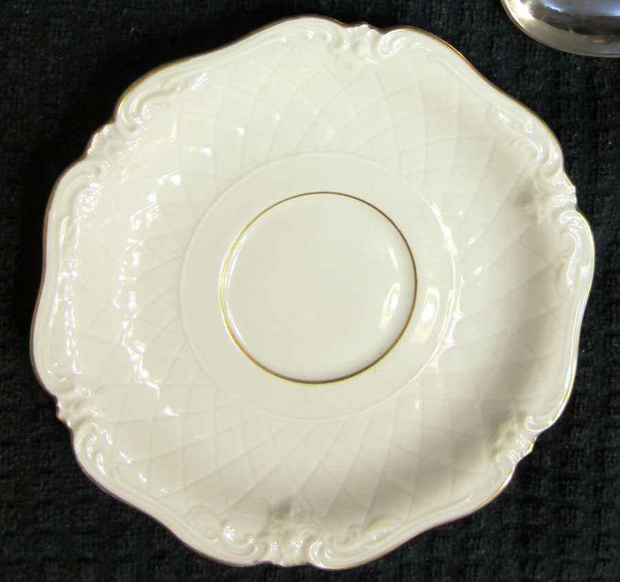 La Reine Cream (Gold Trim) Saucer by Eschenbach-1