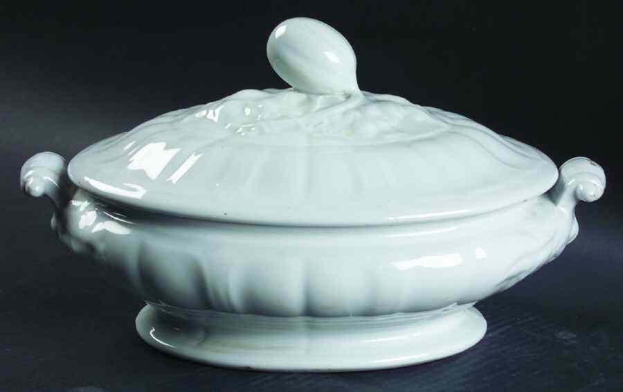 EDJ2 Oval Covered Vegetable by John Edwards-1