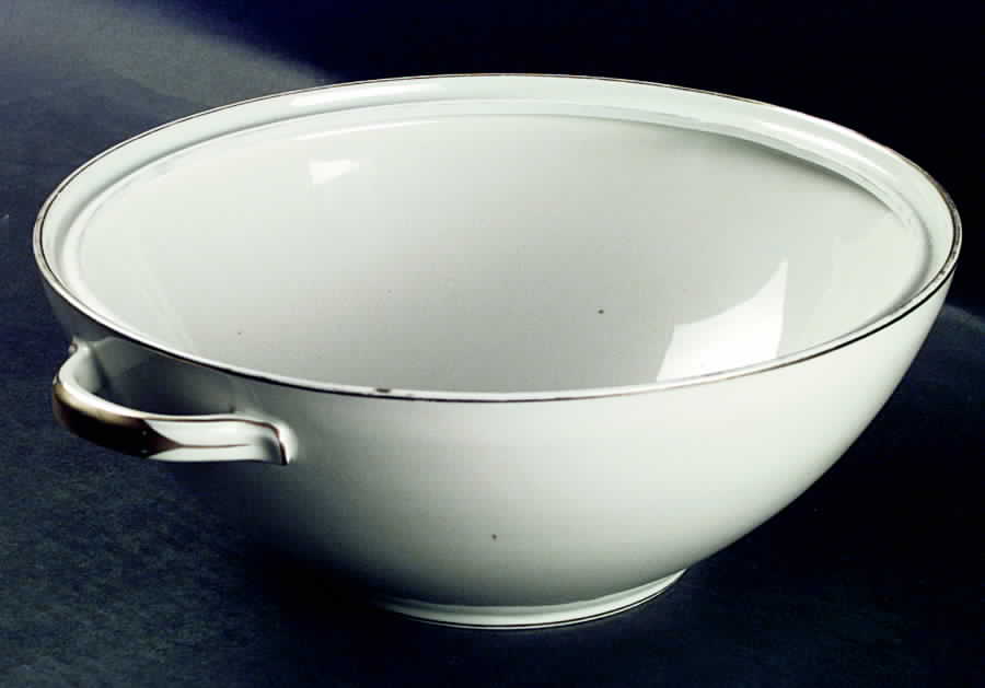 W5653 Tureen No Lid by Eschenbach-1