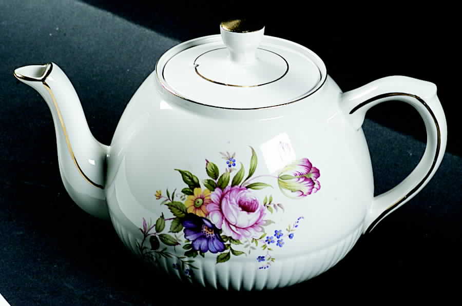 2520m Teapot & Lid by Wood & Sons-1