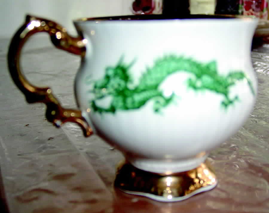 ELZ16 Footed Cup by Elizabethan-1