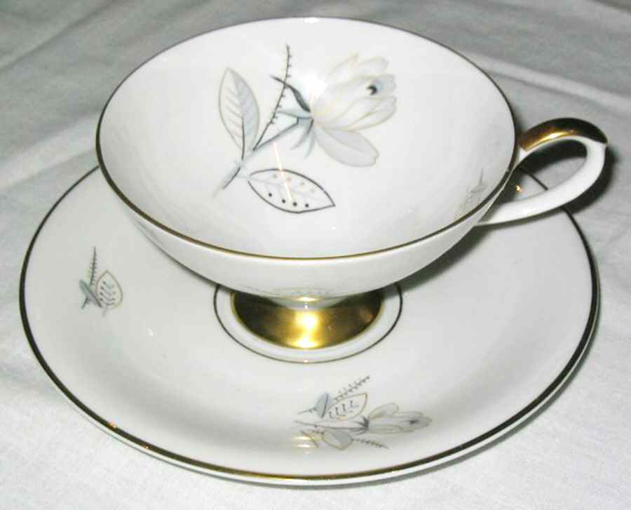 2741 Footed Cup & Saucer Set by Eberthal-1