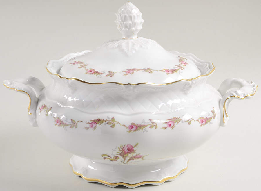 P485 (Scalloped) Round Covered Vegetable by Eschenbach-1