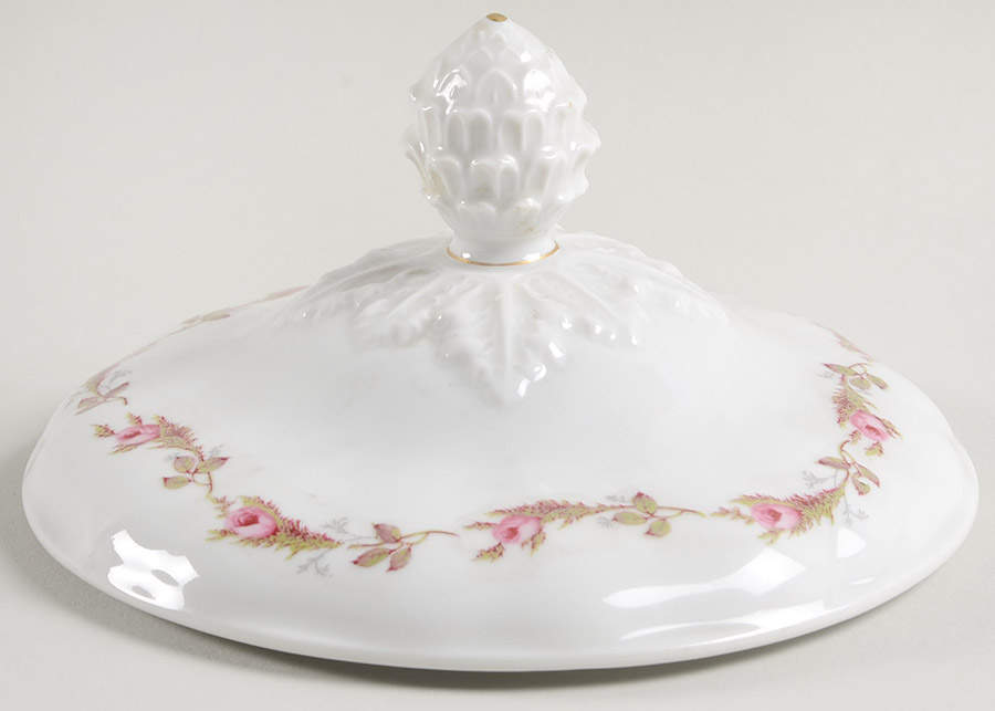 P485 (Scalloped) Lid for Round Vegetable by Eschenbach-1