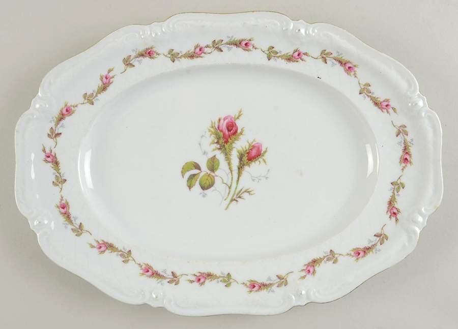 P485 (Scalloped) 11" Oval Serving Platter by Eschenbach-1