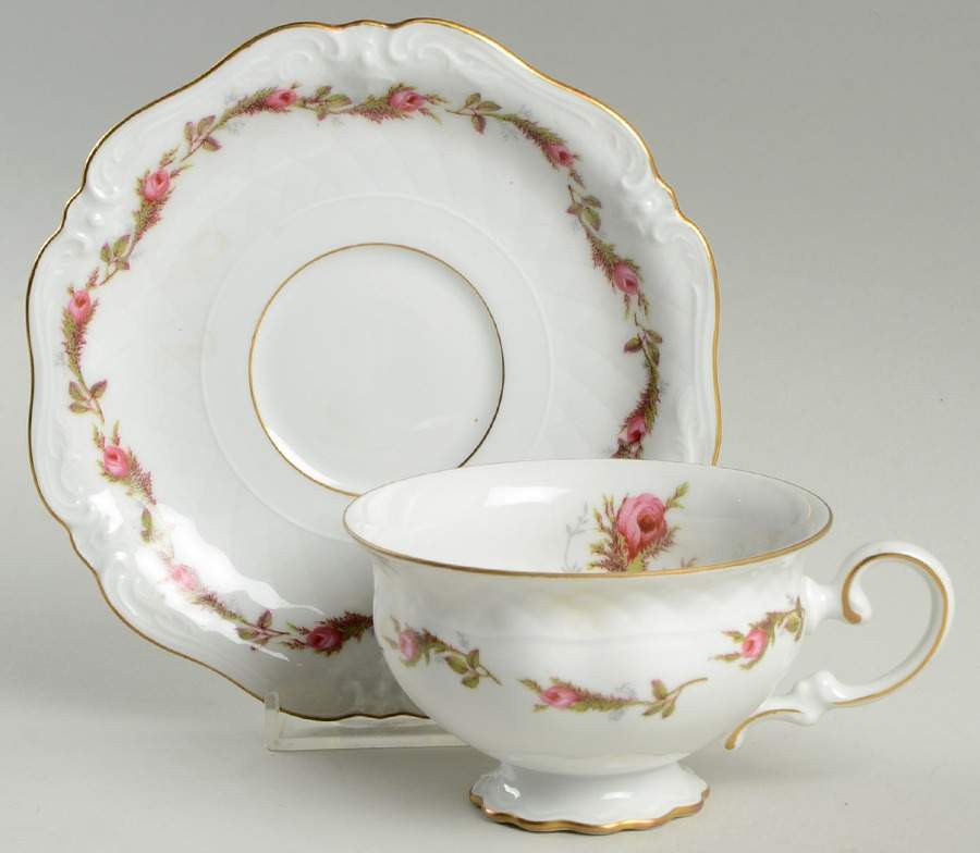 P485 (Scalloped) Footed Cup & Saucer Set by Eschenbach-1